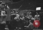 Immagine di Stati Uniti Marines guardia Naval Air Station Pearl Harbor Hawaii USA, 1941, secondo 59 filmato di repertorio 65675061834