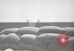Standbild Defensive Training Pearl Harbor Hawaii USA, 1941, aus Sekunde 42 historischem Filmmaterial Videoclip 65675061835