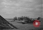 Standbild US Military Aircraft auf Ford Island Pearl Harbor Hawaii USA, 1942, aus Sekunde 43 historischem Filmmaterial Videoclip 65675061838