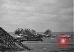 Standbild US Military Aircraft auf Ford Island Pearl Harbor Hawaii USA, 1942, aus Sekunde 45 historischem Filmmaterial Videoclip 65675061838