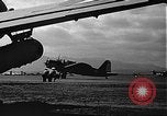 Standbild US Military Aircraft auf Ford Island Pearl Harbor Hawaii USA, 1942, aus Sekunde 57 historischem Filmmaterial Videoclip 65675061838