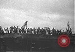Standbild USS California (BB-44) Verschoben auf drydock Pearl Harbor Hawaii USA, 1942, aus Sekunde 5 historischem Filmmaterial Videoclip 65675061839