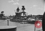 Standbild Navy Liberty party Pearl Harbor Hawaii USA, 1942, aus Sekunde 35 historischem Filmmaterial Videoclip 65675061842