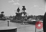 Standbild Navy Liberty party Pearl Harbor Hawaii USA, 1942, aus Sekunde 37 historischem Filmmaterial Videoclip 65675061842