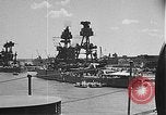 Standbild Navy Liberty party Pearl Harbor Hawaii USA, 1942, aus Sekunde 38 historischem Filmmaterial Videoclip 65675061842