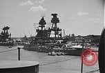 Standbild Navy Liberty party Pearl Harbor Hawaii USA, 1942, aus Sekunde 40 historischem Filmmaterial Videoclip 65675061842