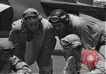 Standbild USA Piloten Kaneohe Bay Hawaii USA, 1942, aus Sekunde 29 historischem Filmmaterial Videoclip 65675061846