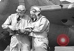 Standbild LCDR John Thach und Lt Edward O'Hare Vorbereitung für einen Flug Kaneohe Hawaii USA, 1942, aus Sekunde 50 historischem Filmmaterial Videoclip 65675061850
