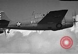 Image CAPC John Thach et Lt Edward O'Hare flying F4F Aéronefs Kaneohe Hawaii USA, 1942, de la seconde 3 séquences d'archives historiques vidéo 65675061851