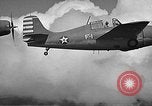 Image CAPC John Thach et Lt Edward O'Hare flying F4F Aéronefs Kaneohe Hawaii USA, 1942, de la seconde 7 séquences d'archives historiques vidéo 65675061851