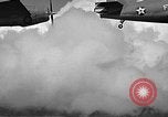 Image CAPC John Thach et Lt Edward O'Hare flying F4F Aéronefs Kaneohe Hawaii USA, 1942, de la seconde 10 séquences d'archives historiques vidéo 65675061851