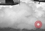 Image CAPC John Thach et Lt Edward O'Hare flying F4F Aéronefs Kaneohe Hawaii USA, 1942, de la seconde 11 séquences d'archives historiques vidéo 65675061851
