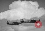 Image CAPC John Thach et Lt Edward O'Hare flying F4F Aéronefs Kaneohe Hawaii USA, 1942, de la seconde 14 séquences d'archives historiques vidéo 65675061851
