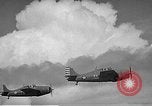 Image CAPC John Thach et Lt Edward O'Hare flying F4F Aéronefs Kaneohe Hawaii USA, 1942, de la seconde 19 séquences d'archives historiques vidéo 65675061851