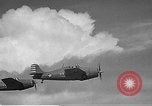 Image CAPC John Thach et Lt Edward O'Hare flying F4F Aéronefs Kaneohe Hawaii USA, 1942, de la seconde 24 séquences d'archives historiques vidéo 65675061851
