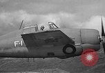Image CAPC John Thach et Lt Edward O'Hare flying F4F Aéronefs Kaneohe Hawaii USA, 1942, de la seconde 44 séquences d'archives historiques vidéo 65675061851
