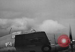 Image CAPC John Thach et Lt Edward O'Hare flying F4F Aéronefs Kaneohe Hawaii USA, 1942, de la seconde 47 séquences d'archives historiques vidéo 65675061851