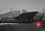 Image CAPC John Thach et Lt Edward O'Hare flying F4F Aéronefs Kaneohe Hawaii USA, 1942, de la seconde 60 séquences d'archives historiques vidéo 65675061851