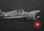 Image pilotes de Navy VF-3 battant F4F Wildcat aéronefs Hawaii USA, 1942, de la seconde 15 séquences d'archives historiques vidéo 65675061853