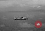 Image pilotes de Navy VF-3 battant F4F Wildcat aéronefs Hawaii USA, 1942, de la seconde 56 séquences d'archives historiques vidéo 65675061853