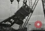 Standbild versunkene USS Arizona Pearl Harbor Hawaii USA, 1942, aus Sekunde 1 historischem Filmmaterial Videoclip 65675061859