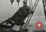 Standbild versunkene USS Arizona Pearl Harbor Hawaii USA, 1942, aus Sekunde 3 historischem Filmmaterial Videoclip 65675061859