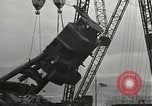 Standbild versunkene USS Arizona Pearl Harbor Hawaii USA, 1942, aus Sekunde 4 historischem Filmmaterial Videoclip 65675061859