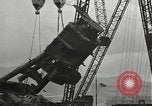 Standbild versunkene USS Arizona Pearl Harbor Hawaii USA, 1942, aus Sekunde 5 historischem Filmmaterial Videoclip 65675061859