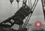 Standbild versunkene USS Arizona Pearl Harbor Hawaii USA, 1942, aus Sekunde 9 historischem Filmmaterial Videoclip 65675061859