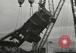 Standbild versunkene USS Arizona Pearl Harbor Hawaii USA, 1942, aus Sekunde 13 historischem Filmmaterial Videoclip 65675061859