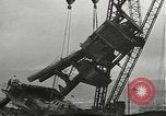 Standbild versunkene USS Arizona Pearl Harbor Hawaii USA, 1942, aus Sekunde 18 historischem Filmmaterial Videoclip 65675061859