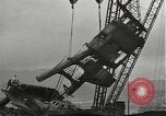 Standbild versunkene USS Arizona Pearl Harbor Hawaii USA, 1942, aus Sekunde 22 historischem Filmmaterial Videoclip 65675061859