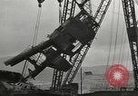 Standbild versunkene USS Arizona Pearl Harbor Hawaii USA, 1942, aus Sekunde 31 historischem Filmmaterial Videoclip 65675061859