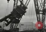 Standbild versunkene USS Arizona Pearl Harbor Hawaii USA, 1942, aus Sekunde 37 historischem Filmmaterial Videoclip 65675061859