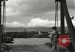 Standbild zivilen Arbeitskräfte Pearl Harbor Hawaii USA, 1942, aus Sekunde 9 historischem Filmmaterial Videoclip 65675061861