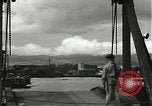 Standbild zivilen Arbeitskräfte Pearl Harbor Hawaii USA, 1942, aus Sekunde 11 historischem Filmmaterial Videoclip 65675061861