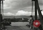 Standbild zivilen Arbeitskräfte Pearl Harbor Hawaii USA, 1942, aus Sekunde 16 historischem Filmmaterial Videoclip 65675061861