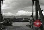 Standbild zivilen Arbeitskräfte Pearl Harbor Hawaii USA, 1942, aus Sekunde 18 historischem Filmmaterial Videoclip 65675061861