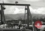 Standbild zivilen Arbeitskräfte Pearl Harbor Hawaii USA, 1942, aus Sekunde 34 historischem Filmmaterial Videoclip 65675061861