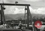Standbild zivilen Arbeitskräfte Pearl Harbor Hawaii USA, 1942, aus Sekunde 37 historischem Filmmaterial Videoclip 65675061861