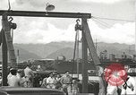 Standbild zivilen Arbeitskräfte Pearl Harbor Hawaii USA, 1942, aus Sekunde 39 historischem Filmmaterial Videoclip 65675061861