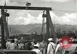 Standbild zivilen Arbeitskräfte Pearl Harbor Hawaii USA, 1942, aus Sekunde 40 historischem Filmmaterial Videoclip 65675061861