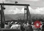Standbild zivilen Arbeitskräfte Pearl Harbor Hawaii USA, 1942, aus Sekunde 43 historischem Filmmaterial Videoclip 65675061861