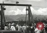 Standbild zivilen Arbeitskräfte Pearl Harbor Hawaii USA, 1942, aus Sekunde 50 historischem Filmmaterial Videoclip 65675061861