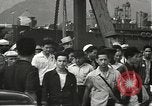Standbild zivilen Arbeitskräfte Pearl Harbor Hawaii USA, 1942, aus Sekunde 60 historischem Filmmaterial Videoclip 65675061861