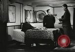 Standbild japanischen Familien bewältigen News von verlorenen Lieben in Zweiten Weltkrieg Japan, 1942, aus Sekunde 12 historischem Filmmaterial Videoclip 65675061873