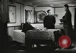 Standbild japanischen Familien bewältigen News von verlorenen Lieben in Zweiten Weltkrieg Japan, 1942, aus Sekunde 14 historischem Filmmaterial Videoclip 65675061873