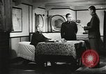 Standbild japanischen Familien bewältigen News von verlorenen Lieben in Zweiten Weltkrieg Japan, 1942, aus Sekunde 19 historischem Filmmaterial Videoclip 65675061873