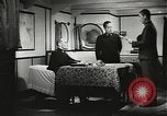 Standbild japanischen Familien bewältigen News von verlorenen Lieben in Zweiten Weltkrieg Japan, 1942, aus Sekunde 21 historischem Filmmaterial Videoclip 65675061873