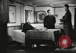 Standbild japanischen Familien bewältigen News von verlorenen Lieben in Zweiten Weltkrieg Japan, 1942, aus Sekunde 27 historischem Filmmaterial Videoclip 65675061873
